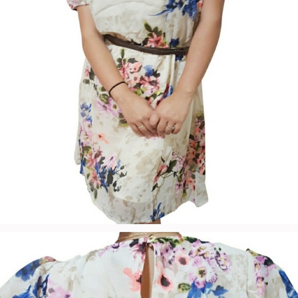Plus Size  no belt floral dress With keyhole back - Picture 2 of 4